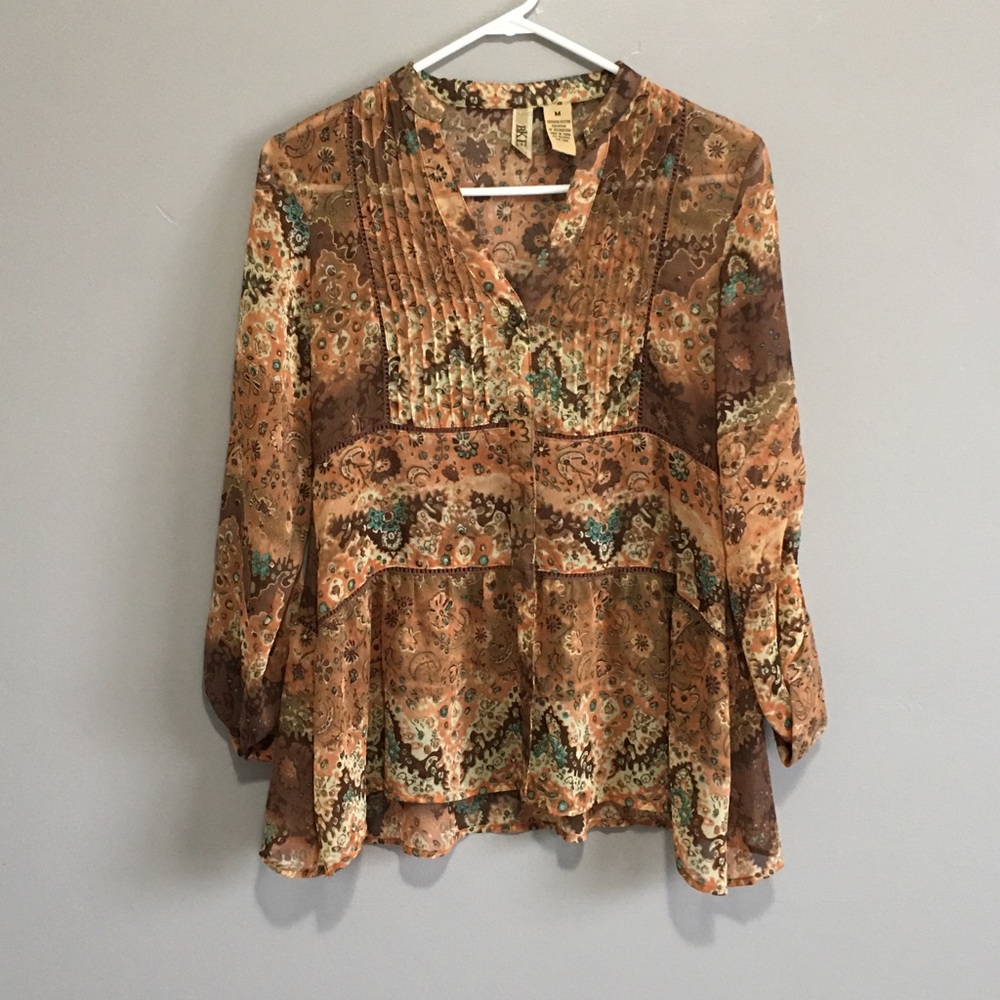 Buckle floral blouse